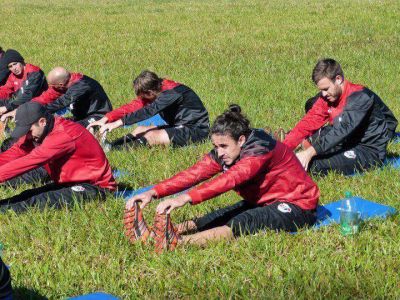 Guaran� entren� para recuperar terreno en lo f�sico y disput� un amistoso ante Sportivo Patria