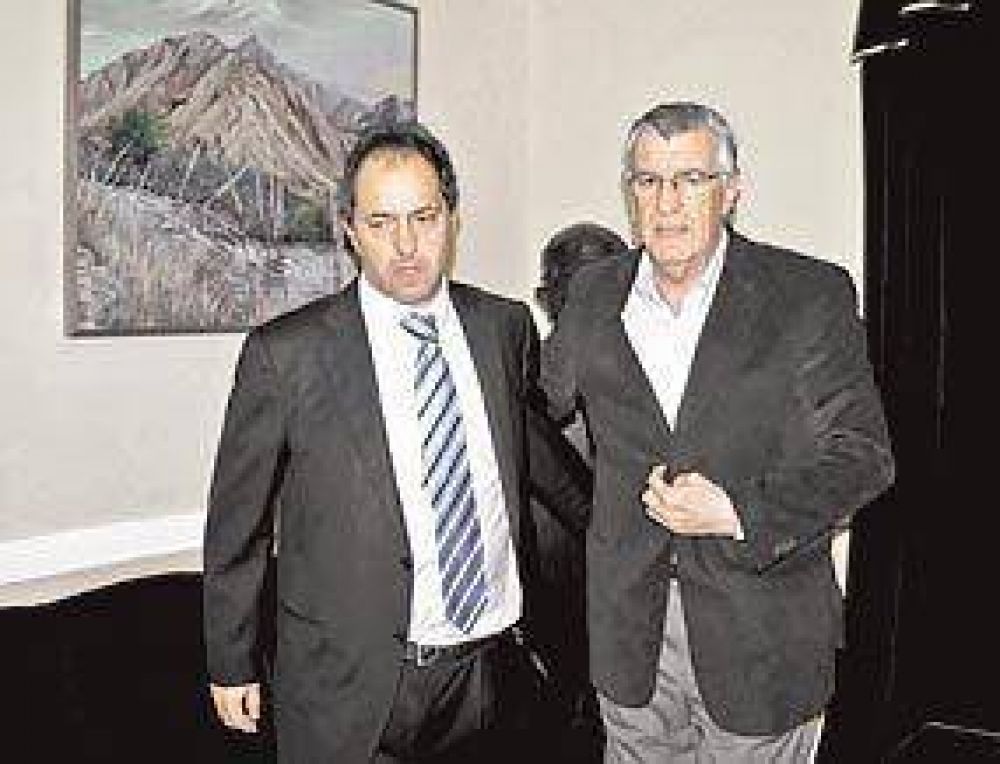 Arrinconado por los gobernadores, Scioli dejar�a la jefatura del PJ 