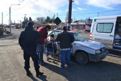 Gir� en �U�, choc� y se dio a la fuga