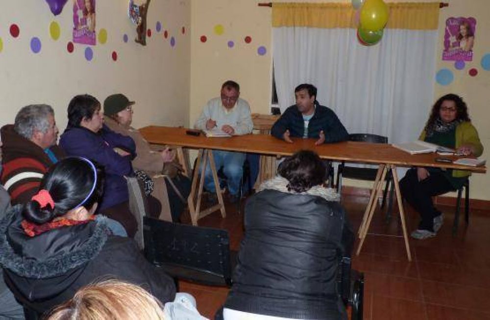 Grasso se reuni� con los vecinos del barrio San Benito