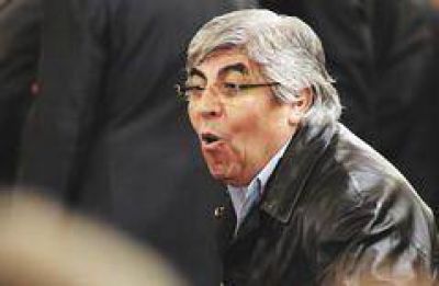 Moyano propuso plebiscitar su gesti�n frente a reclamos para que se aleje 