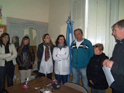 Lissalde le entreg� un subsidio a la Escuela N�18