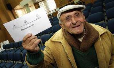 Lleg� 5 horas antes al acto de la jubilaci�n