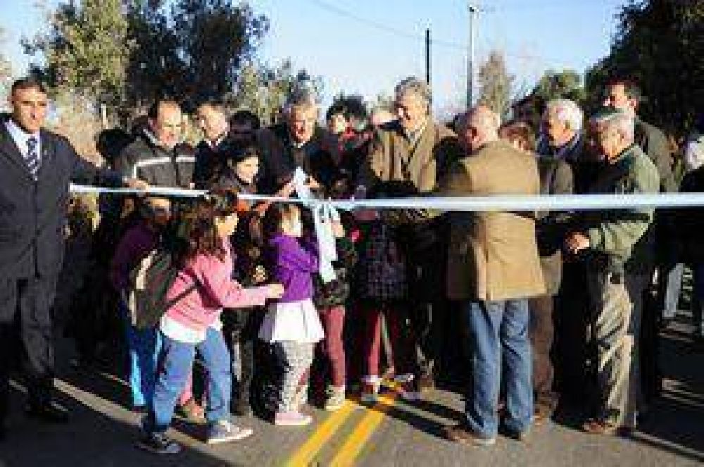  Rawson: pavimentaron una calle estrat�gica para el sector Este