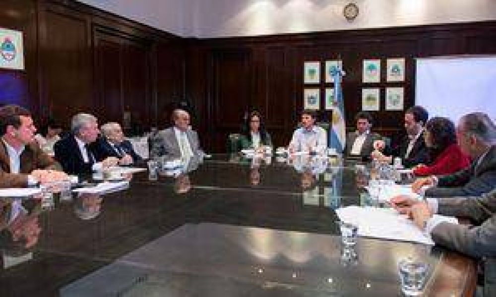  M�ndez calific� como �favorable y positiva� reuni�n con Gobierno