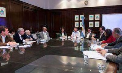  M�ndez calific� como �favorable y positiva� reuni�n con Gobierno