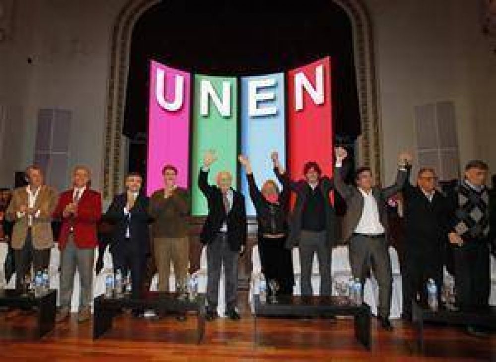 Tras el desplante de Carri�, UNEN emiti� un comunicado: 