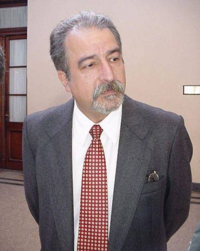 Mansutti qued� en el centro de la escena