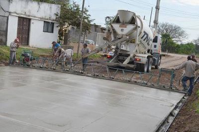 La Comuna capitalina pavimenta a nuevo la calle Las Heras en el barrio Ber�n de Astrada