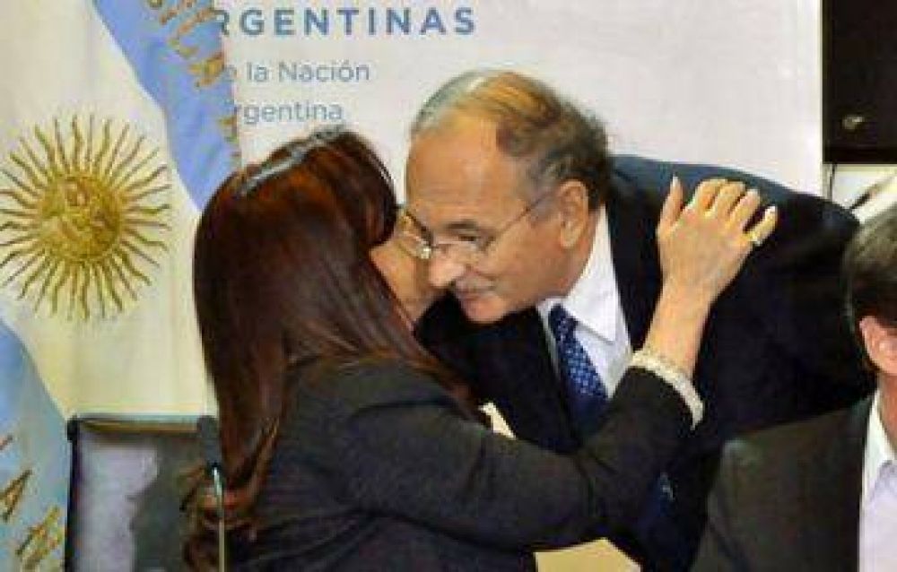 El gobernador acompa�ar� a Cristina Fern�ndez al encuentro con el presidente del Paraguay