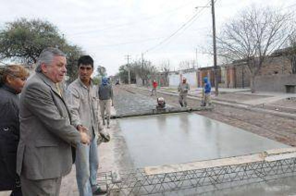 Infante visit obras de pavimento en el sector oeste