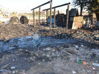 Incendio destruy� seis propiedades