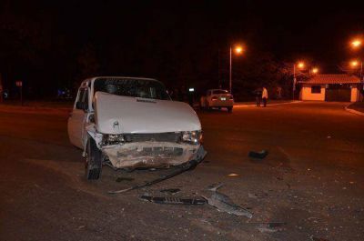 Violento choque frente a la Residencia