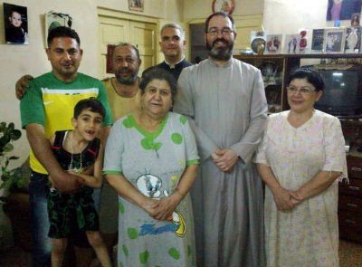 Un cura mendocino resiste junto a los cristianos en Irak