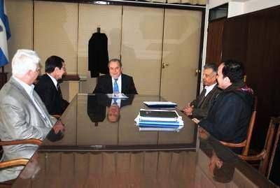 Jorge se reuni� con directivos de Petrobras
