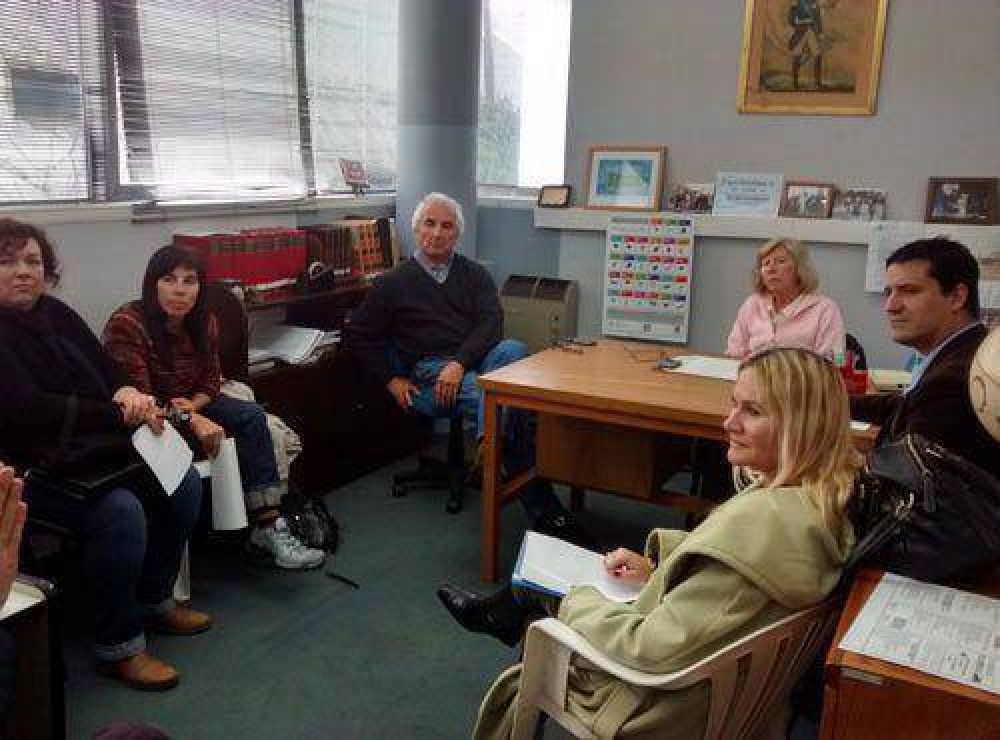 La Mesa de Trabajo #MDPEducativa se reuni� con la Secretaria de Educaci�n Municipal