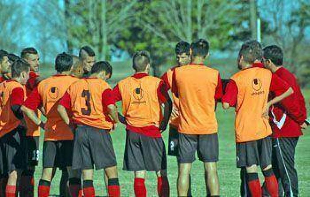 Douglas Haig comenz� la semana pensando en el choque ante Ferro