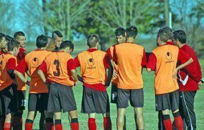Douglas Haig comenz� la semana pensando en el choque ante Ferro
