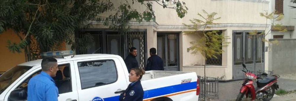 Disfrazados de carteros asaltaron familia en barrio Habitat