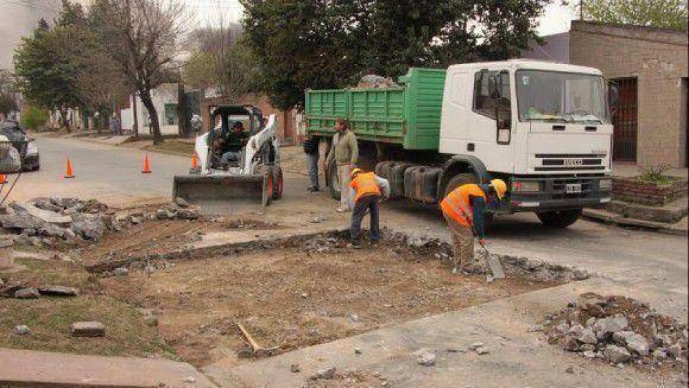 Obras de pavimentaci�n en calle Jun�n