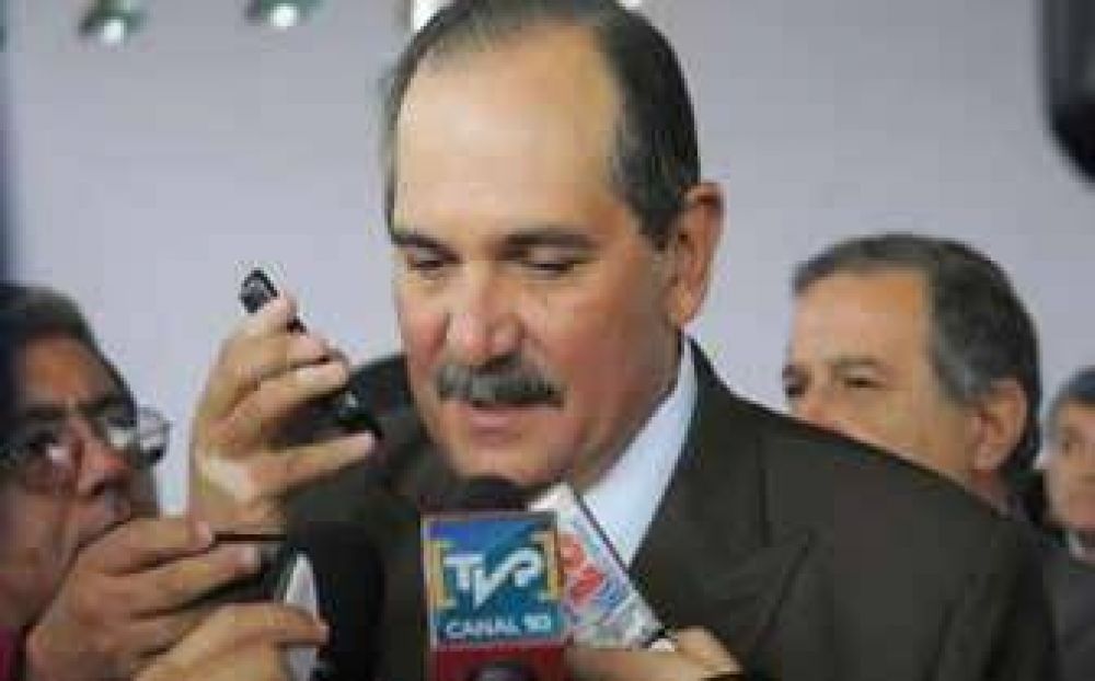 El gobernador se mostr� preocupado por el aumento del desempleo