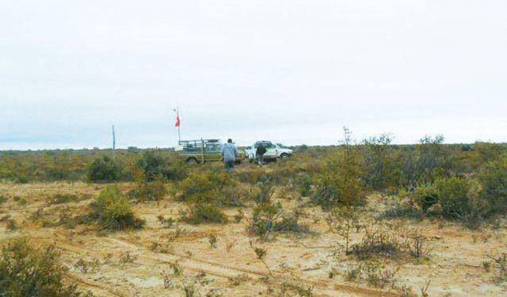Los huarpes lograron que se suspenda por diez d�as la obra de alambrado