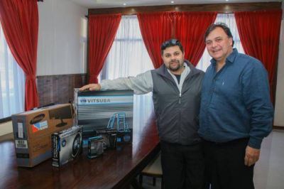 Belloni realiz� aporte a Colegio Secundario N� 9