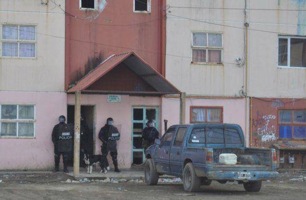 Enfrentamientos entre polic�as y delincuentes en Chacra IV