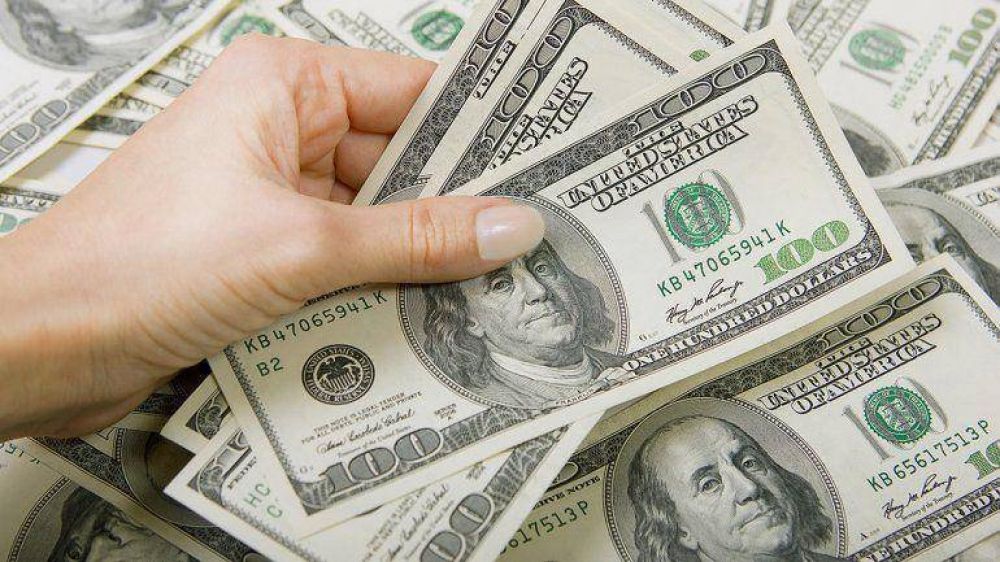 El d�lar libre contin�a con la escalada alcista e iguala el r�cord de enero: se vende a $13,10