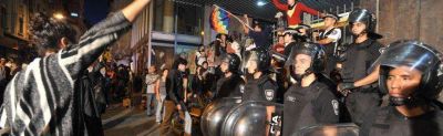 Polic�as detenidos