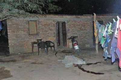 Asesin� a su esposa de un disparo frente a sus tres hijos y la polic�a