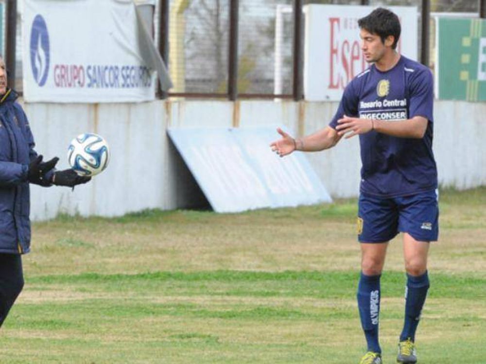 Central: Berra por Acevedo es el �nico cambio que par� Russo