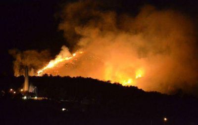 Bomberos lograron controlar incendio en Bialet Mass�