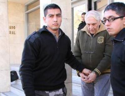 Ahora, investigan a P�ez por la muerte de un joven