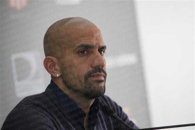 Ver�n anuncia su candidatura y anoche puli� algunos detalles