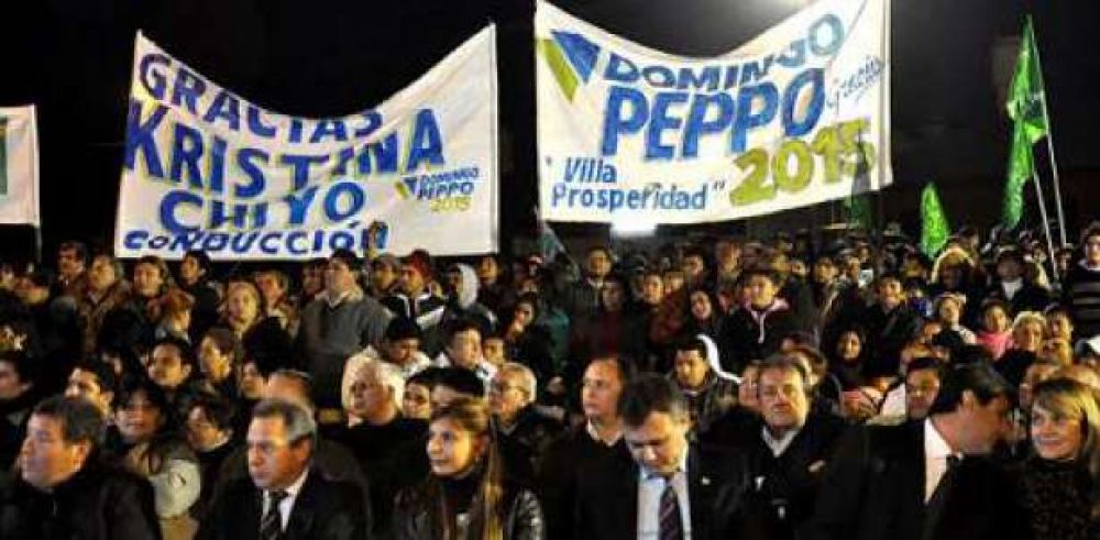 Peppo celebr� el anuncio de la presidenta de construir 105.00 viviendas en todo el pa�s
