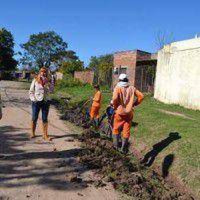 Contin�an trabajos de limpieza integral y mantenimiento en los barrios capitalinos