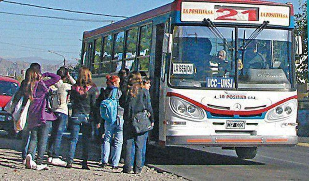 Aumentar�an la ayuda econ�mica en transporte a universitarios cauceteros
