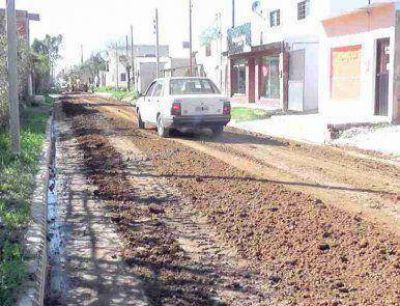 Bacheos y mejoras en calles en barrios