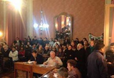 Con la presencia de los trabajadores en la sesi�n, Concejales conformaron el Comit� de Crisis