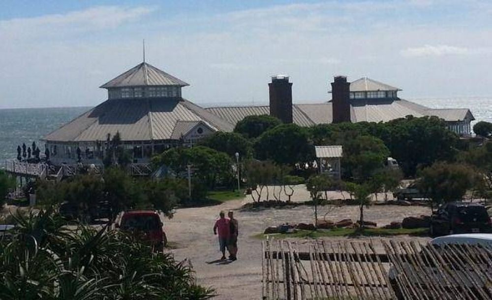Alertan que Waikiki ser� un balneario �elitista y sectario� con Aguerre y Mariani