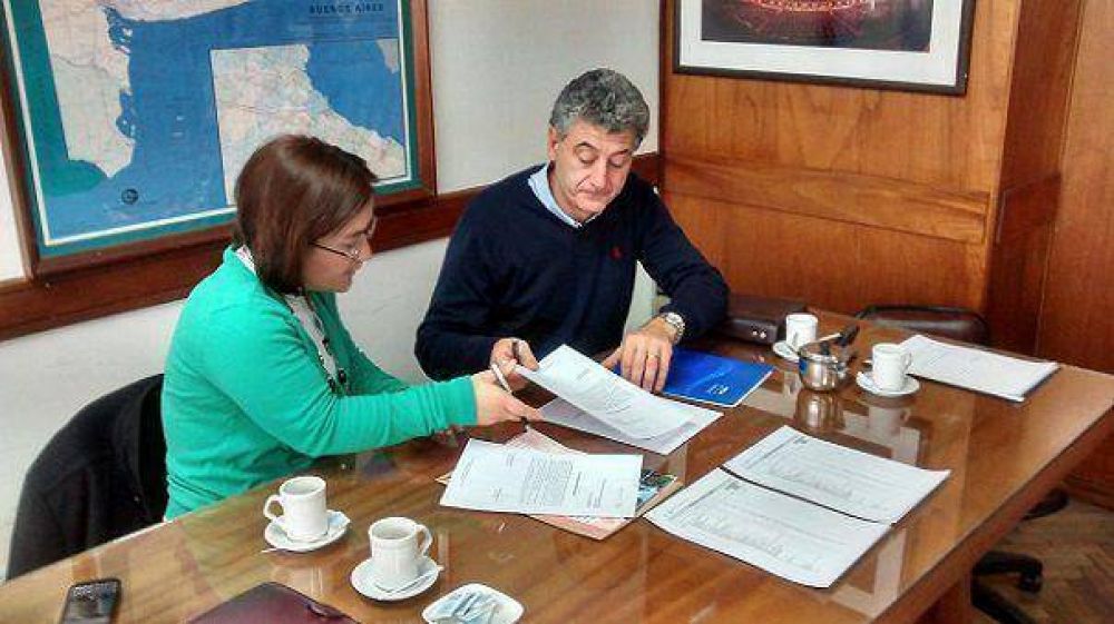 Villa Gesell: Se concret� el traspaso de la obra del Materno Infantil