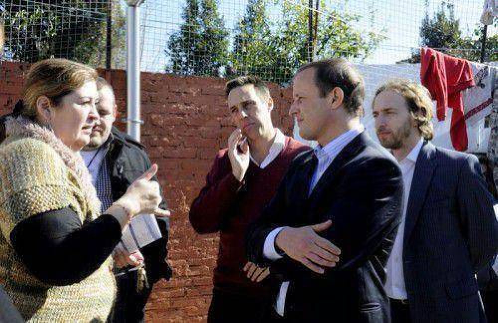 Insaurralde parte su frente interno y juega a la mancha venenosa con Scioli