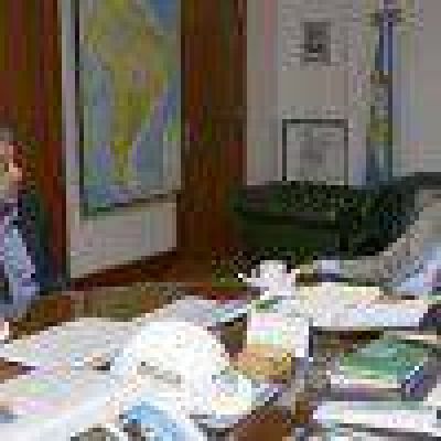 Maz�: �Este proyecto tiene toda la autoridad moral para proponer una mejor ley de hidrocarburos�