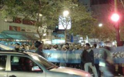 Inseguridad: Masiva protesta de vecinos en Vicente L�pez