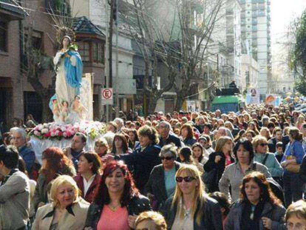 Miles de vecinos de Avellaneda homenajearon a su Virgen Patrona