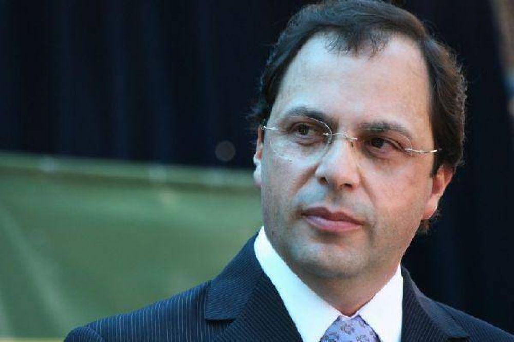 Giustozzi renunci� a la intendencia de Brown