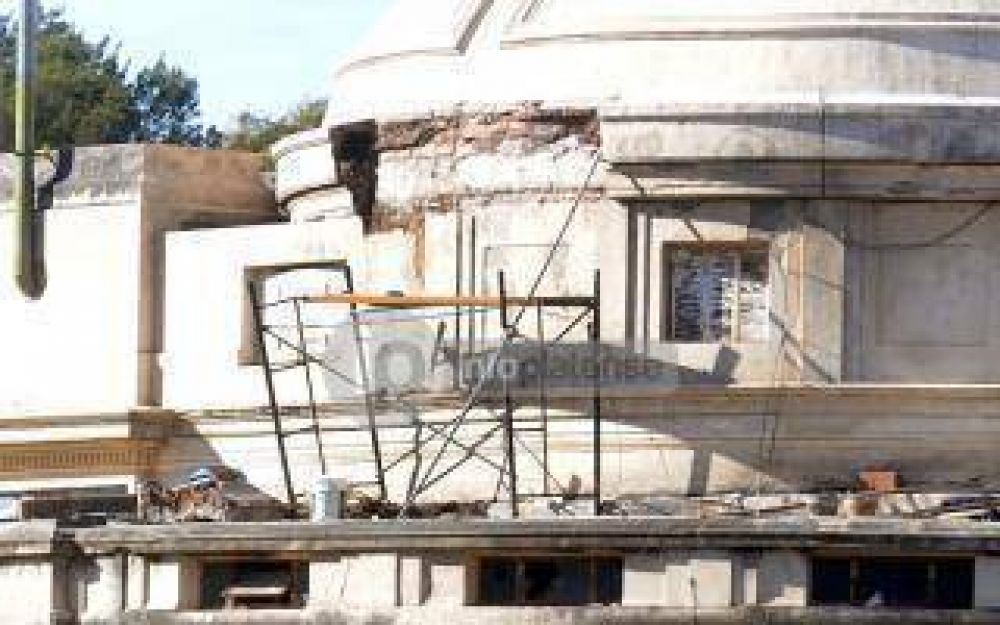 La Plata: Muri� un obrero en el Anfiteatro del Bosque
