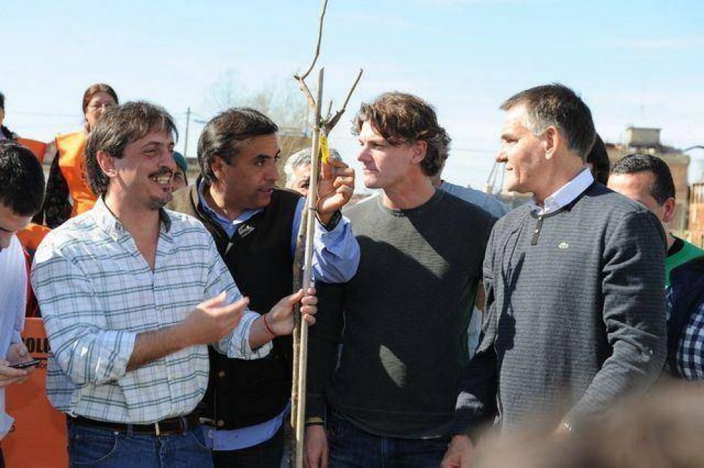 Provincia y Naci�n avanzan con obras para vecinos de Tigre