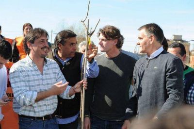 Provincia y Naci�n avanzan con obras para vecinos de Tigre